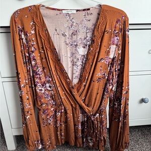 Maurice's, size Large, gold with flowers